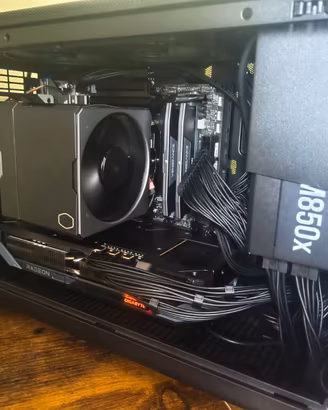 pc gaming ryzen 5 7600x 32gb ddr5 9070xt