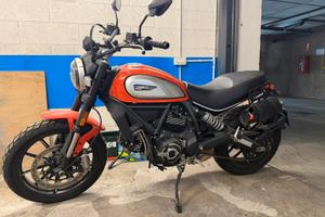 Ducati scrambler 800 con 2380km!