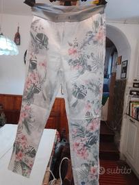 pantaloni a fiori 