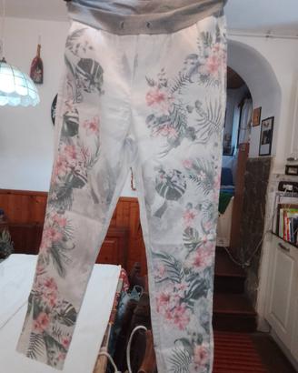 pantaloni a fiori 