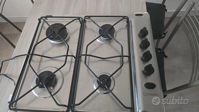 piano cottura 4 fuochi indesit
