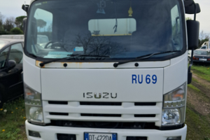 Isuzu NPR 75