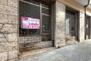 Ampio locale commerciale