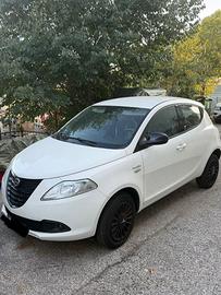 Lancia Ypsilon TwinAir 85cv 5 porte metano