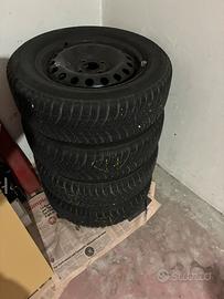 Gomme invernali 175/65 R14 + cerchi Volkswagen Up