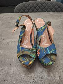 sandalo da donna con zeppa 