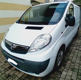 Opel Vivaro furgone