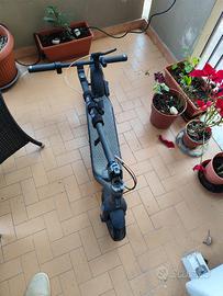 Monopattino Ninebot Segway F2