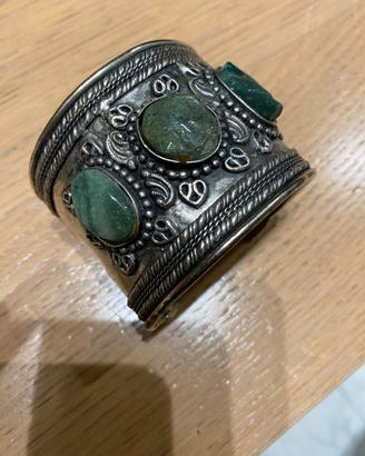 bracciale con pietre verdi