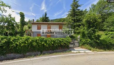 SM331 - CASA SINGOLA CON GIARDINO