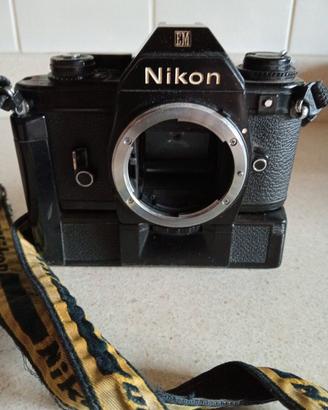 Nikon EM