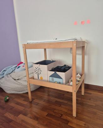 Fasciatoio Ikea con set contenitori e materassino