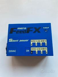 Alimentatore multiplo per effetti a pedale