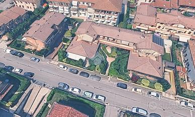 VILLA A SCHIERA A BEDIZZOLE
