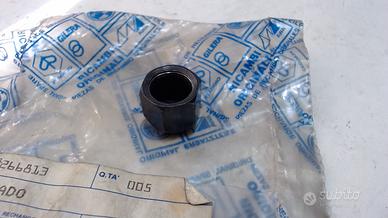 DADO SUPPORTO SPECCHIO PIAGGIO 227673
