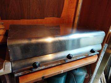 barbecue, griglia a tre accensioni indipendenti 