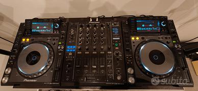 2 Pioneer CDJ 2000 nxs + DJM 900 nxs + case
