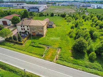 RIF V073: Lotto edificabile con fabbricati esisten