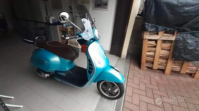 vespa 300 gts