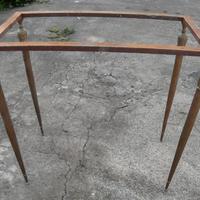 Struttura antica per tavolo piedi in ottone