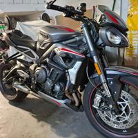 TRIUMPH STREET TRIPLE 765 RS