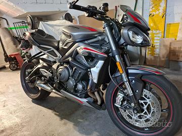 TRIUMPH STREET TRIPLE 765 RS
