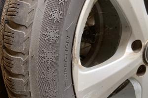 Gomme termiche 215/60/R17 100V