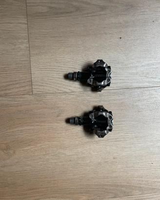 Pedali shimano con attachi SPD m520