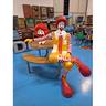statua-ronald-mcdonald-s-seduta
