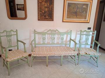 divanetto + 2 poltrone 