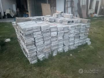 (Gratis) Blocchi di cemento/ mattoni