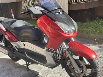 Yamaha Xmax 250