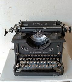 macchina da scrivere Invicta Mod. 60  del 1936