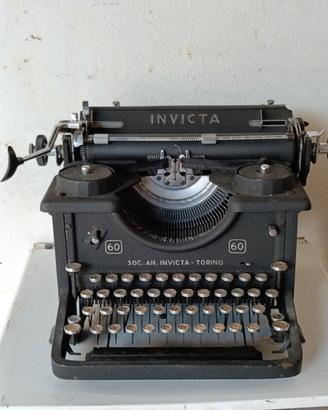 macchina da scrivere Invicta Mod. 60  del 1936