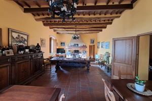 Casale in pietra con parco e piscina Follonica