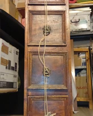 Colonnina di legno 