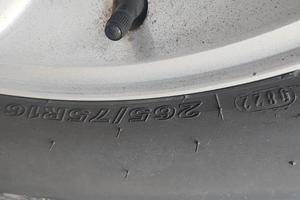 2 Gomme M+S 265/75 R16