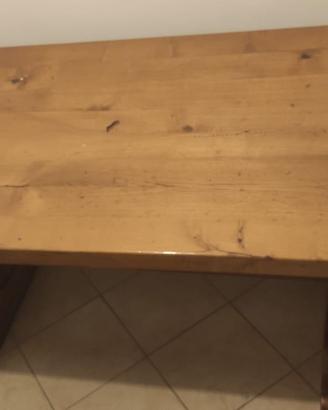 Tavolo in pino e sedie
