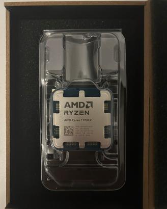 Bundle amd ryzen 9700x + B650 gaming matx Nuovo