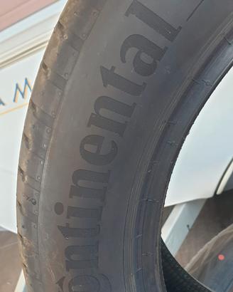 DISPONGO 4 PNEUMATICI NUOVI RENAULT CAPTUR 2025