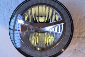 Fanale anteriore LED Guzzi V7 Stone III   2019/20