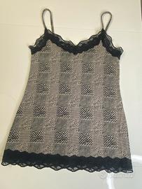 Canottiera o sotto giacca