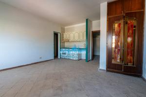 Porzione di villa bifamiliare PISCINA IN RESIDECE