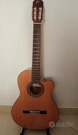 chitarra classica Yose Torres elettrificata 