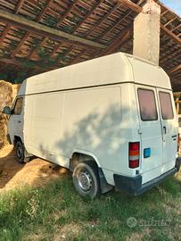 Nissan Trade 100