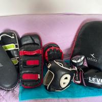 Set di colpitori e pao kick boxing
