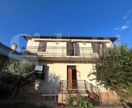 Villa bifamiliare Spoleto [Cod. rif 202120M3VRG]