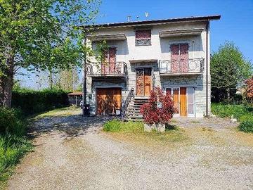 Immobile in asta di 195 m² con 4 locali e box auto
