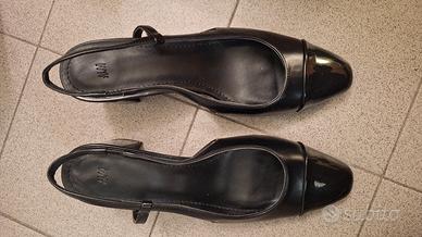 Scarpe eleganti nere con tacco medio