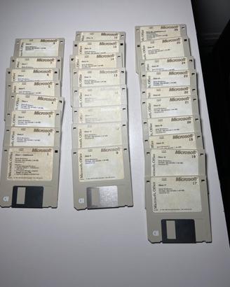 Lotto vintage Microsoft anni ’90 - Floppy + CD
